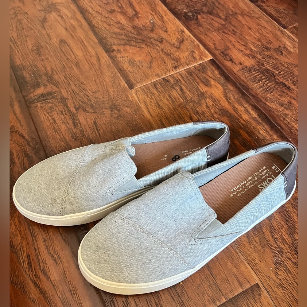 TOMS loafers size 8